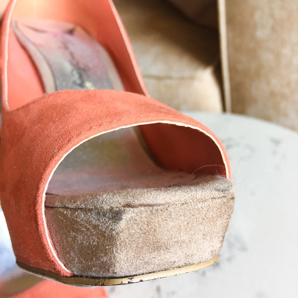 BOGO FREE CLOSET CLEAN OUT - Picture 7 of 8